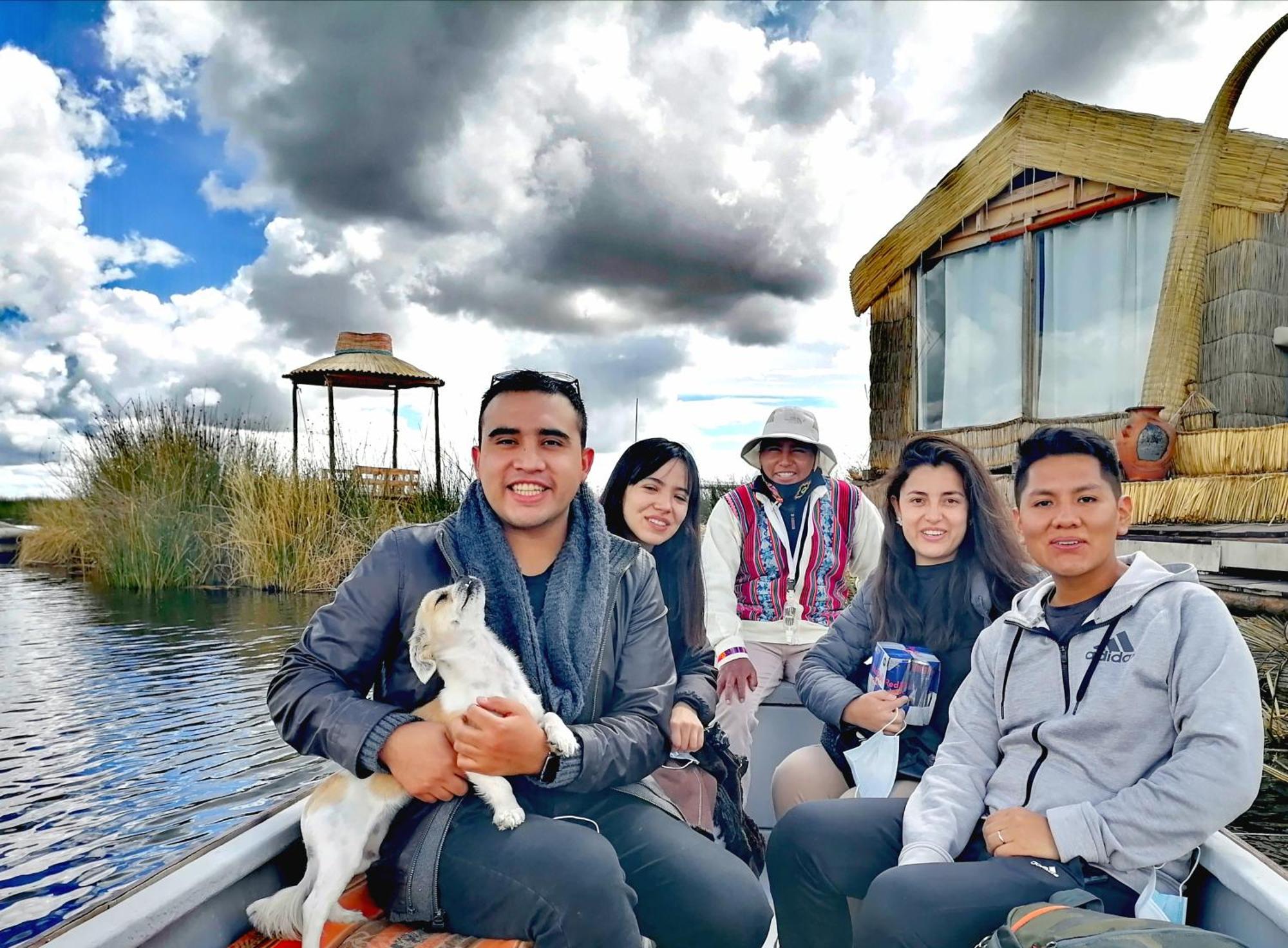 Uros Waliski Lodge Puno Bilik gambar